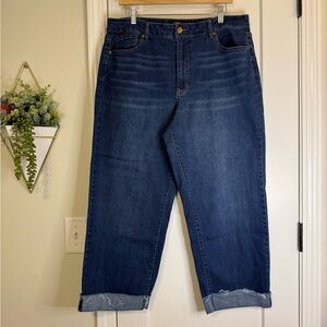 D. Jeans Cuffed Loose Fit Straight Leg Denim Jeans